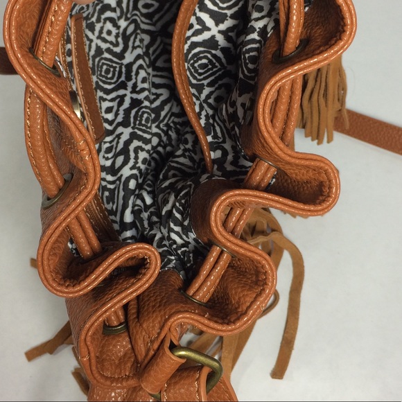 Steve madden festival fringe bucket crossbody bag - Picture 6 of 7